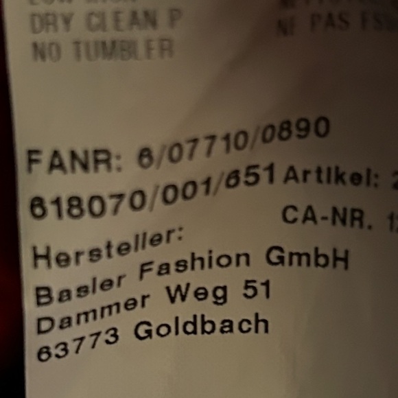 Basler Gmbh Black, Red, and White Size 16 Tweed Plaid Ladies Jacket - Picture 12 of 13